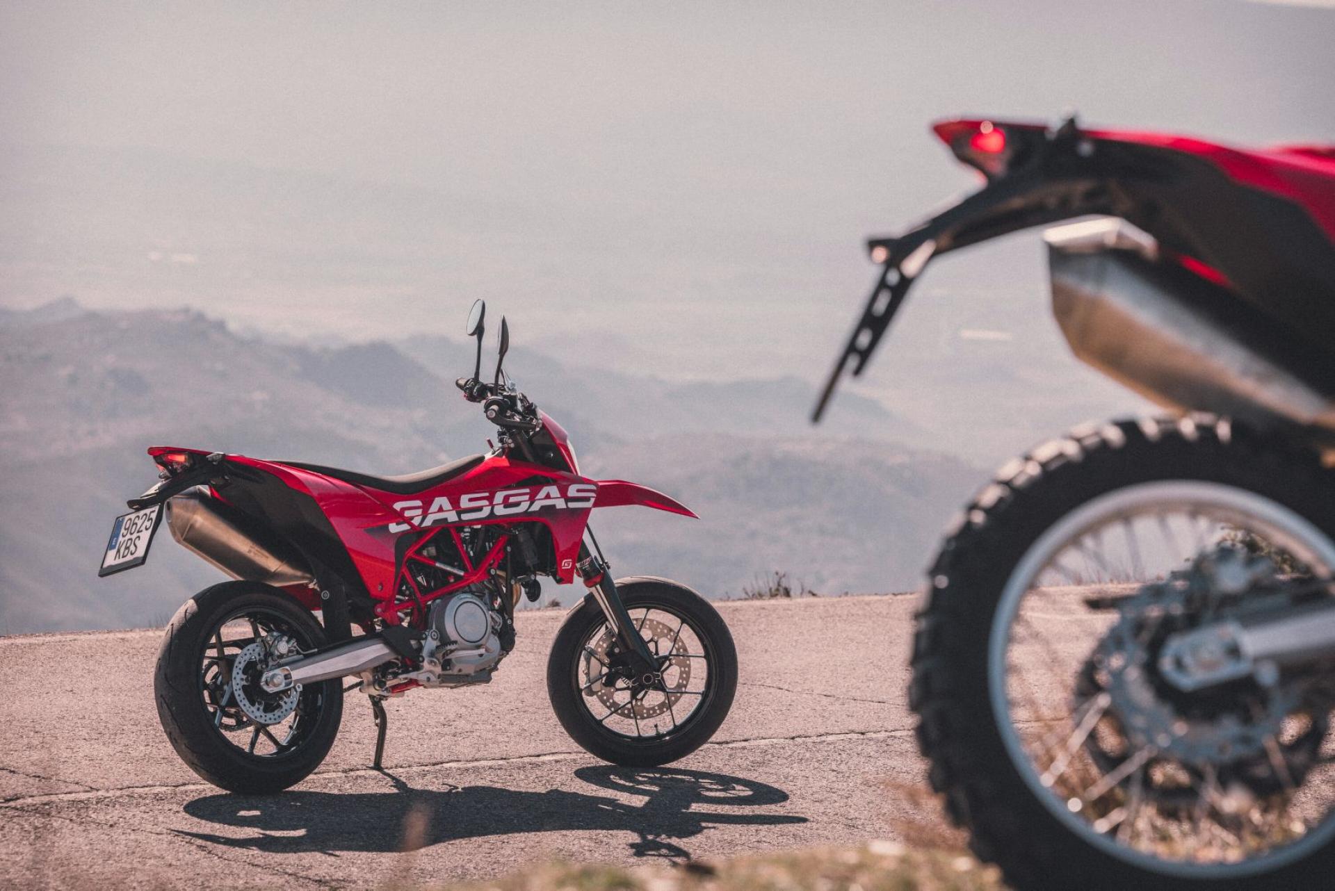 GASGAS - Sakomplektējiet savu sapņu SM700